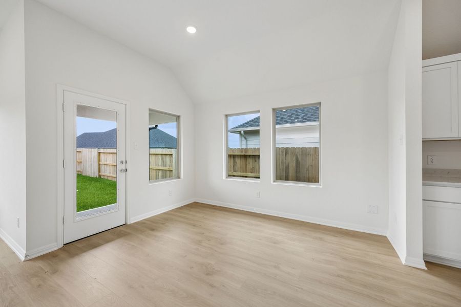 Spacious, unfurnished interior of a new home in Riviera Pines, Huffman (Image 19).