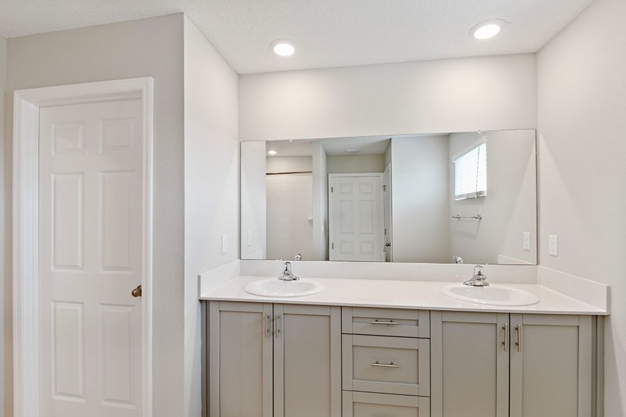 Furnished interior view inside a new home in Pasadena Ridge, Dade City (Image 9).
