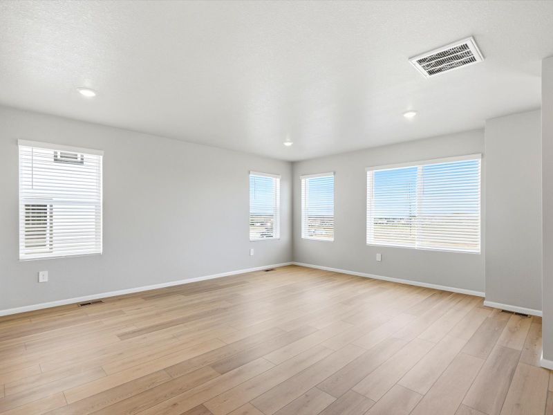 Spacious, unfurnished interior of a new home in Three Hills, Morrison (Image 9).