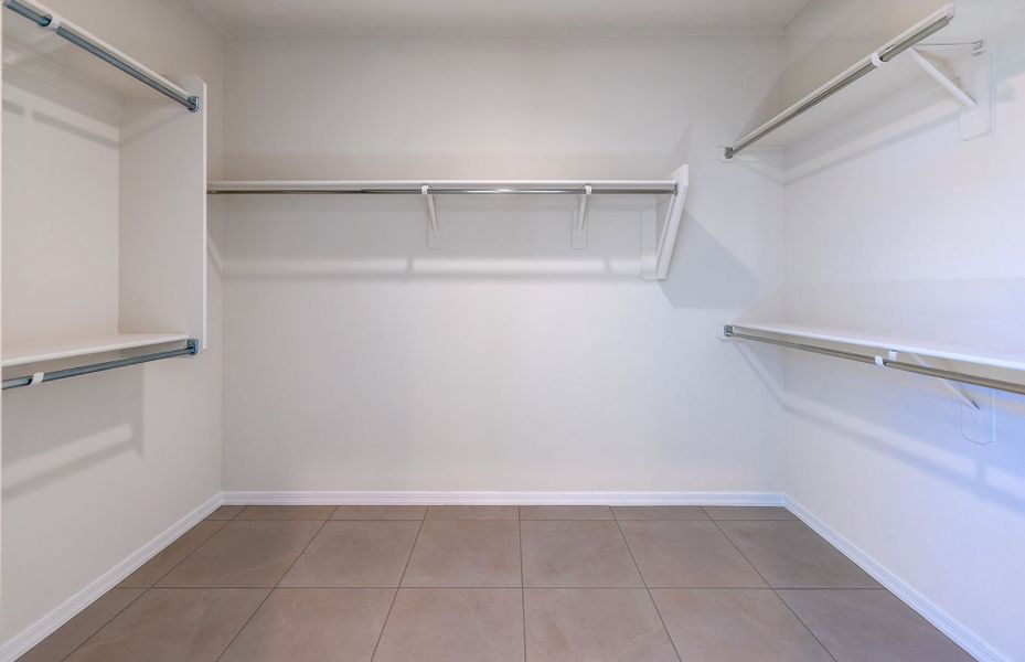 Spacious, unfurnished interior of a new home in Del Webb at Rocking K, Tucson (Image 16).