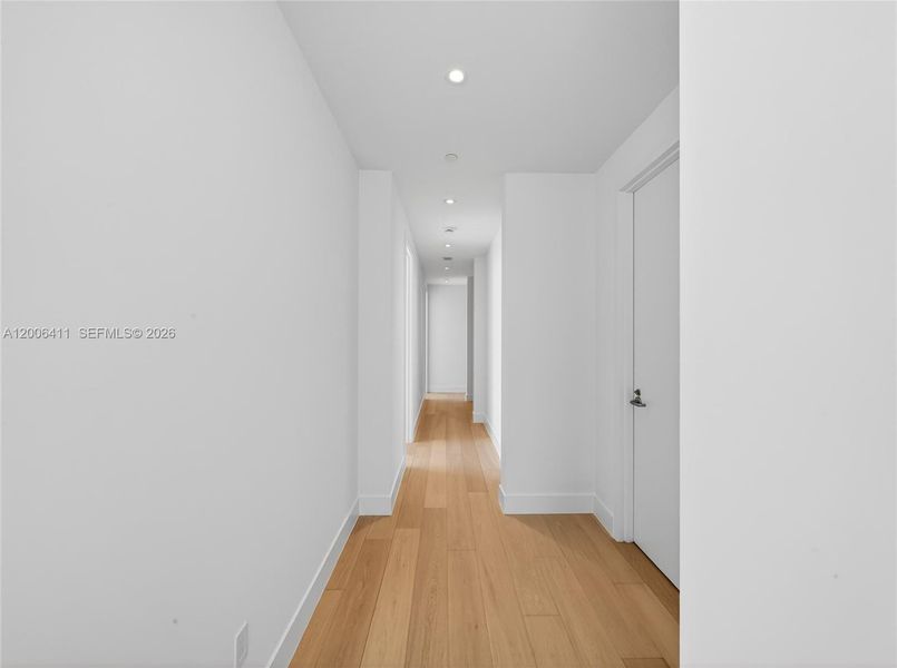 Spacious, unfurnished interior of a new home in , Miami (Image 58).
