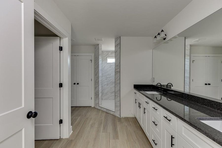 Furnished interior view inside a new home in , Hartwell (Image 12).