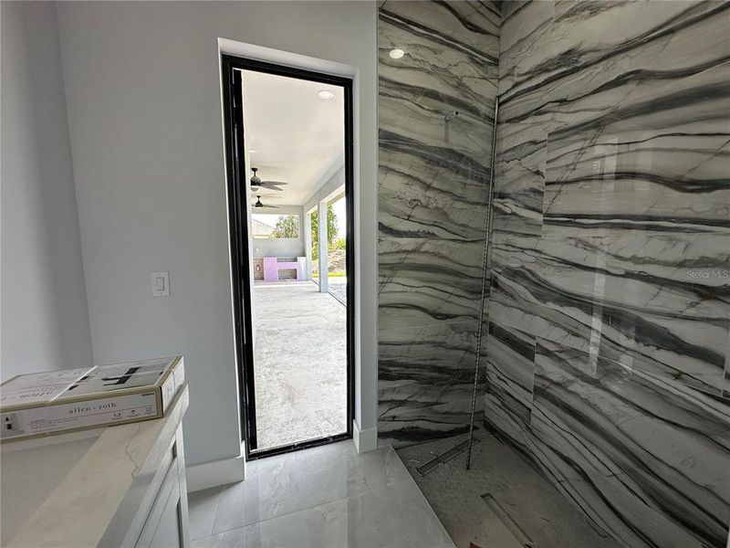 Spacious, unfurnished interior of a new home in , Cape Coral (Image 6).