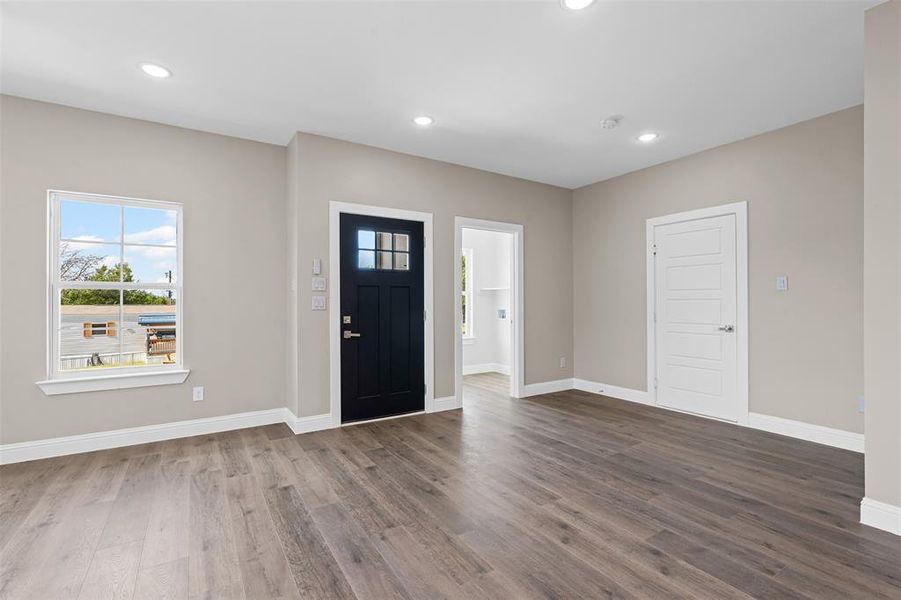 Spacious, unfurnished interior of a new home in , Granbury (Image 30). Spacious, unfurnished interior of a new home in , Granbury (Image 30).