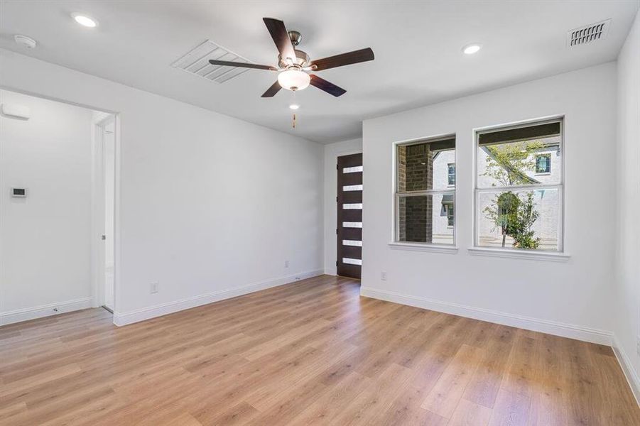 1128 Wheatgrass Mews ~ Ready Now 1128 Wheatgrass Mews ~ Ready Now