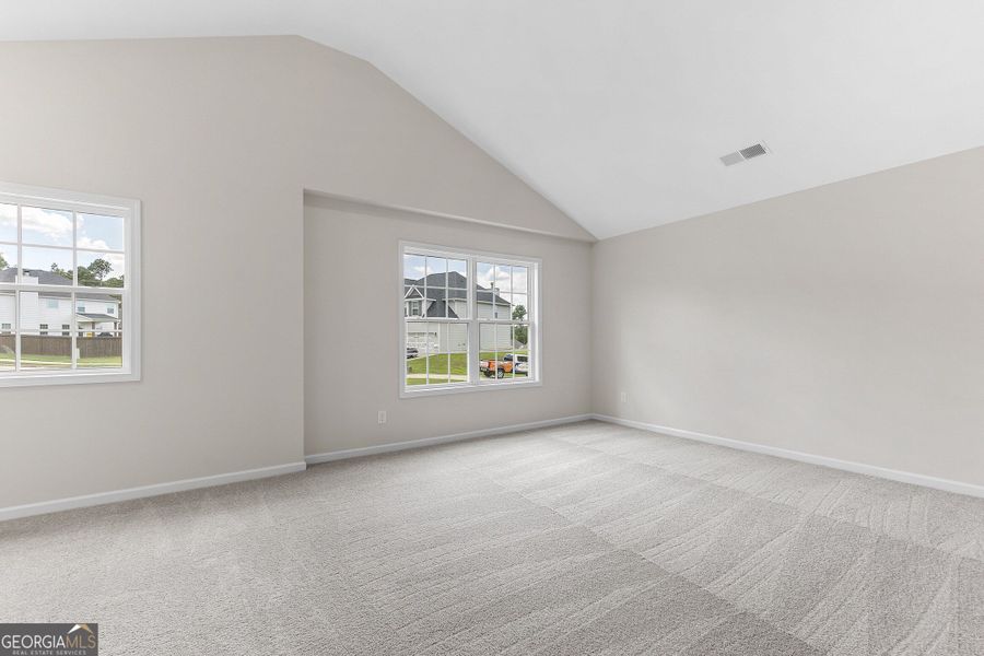 Spacious, unfurnished interior of a new home in Juliette Crossing, Forsyth (Image 20).