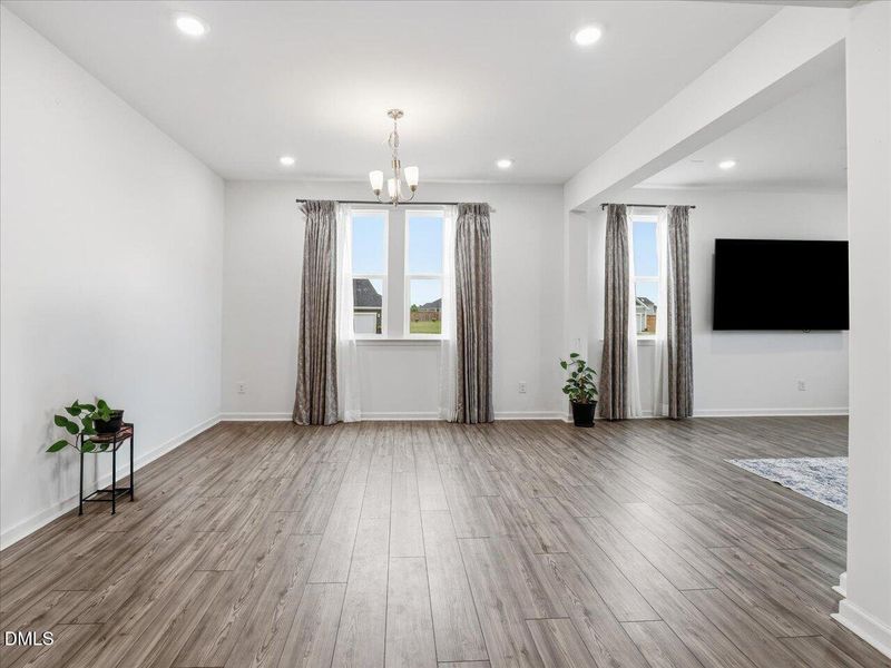 07-Dining Room