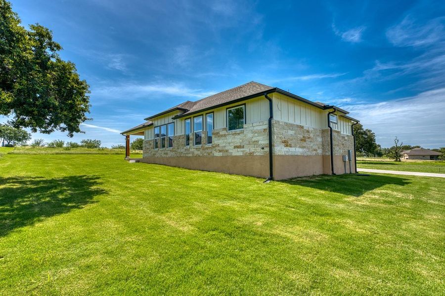 Exterior details and patio area of a home in , Kingsland (Image 18).