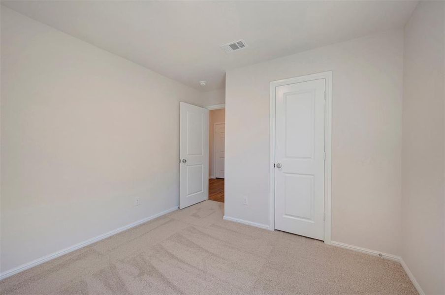 Spacious, unfurnished interior of a new home in Tarrytown, Crowley (Image 23).