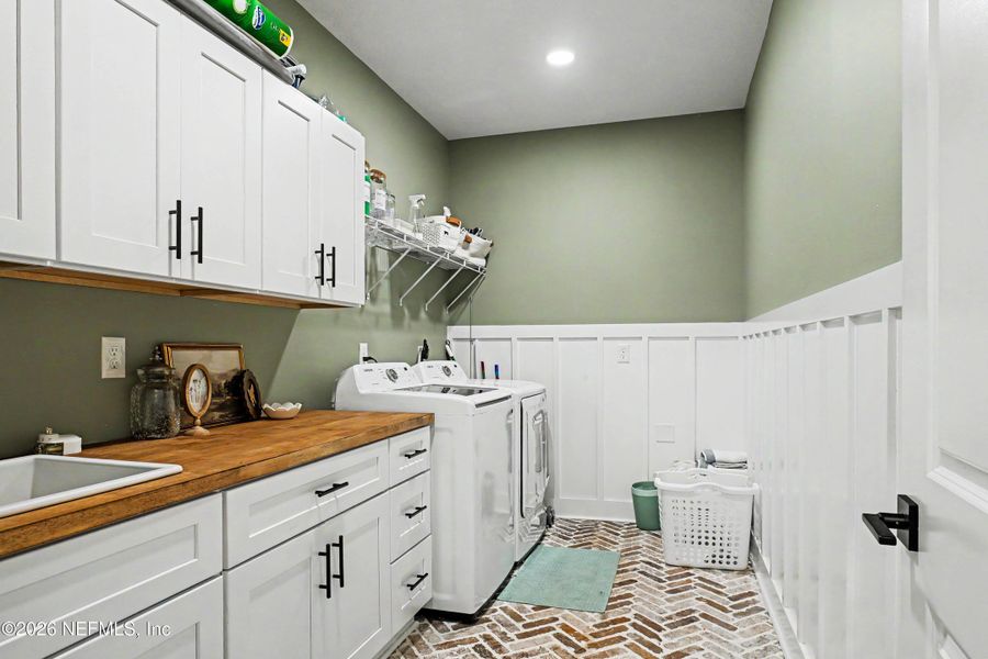 Furnished interior view inside a new home in , Callahan (Image 73).