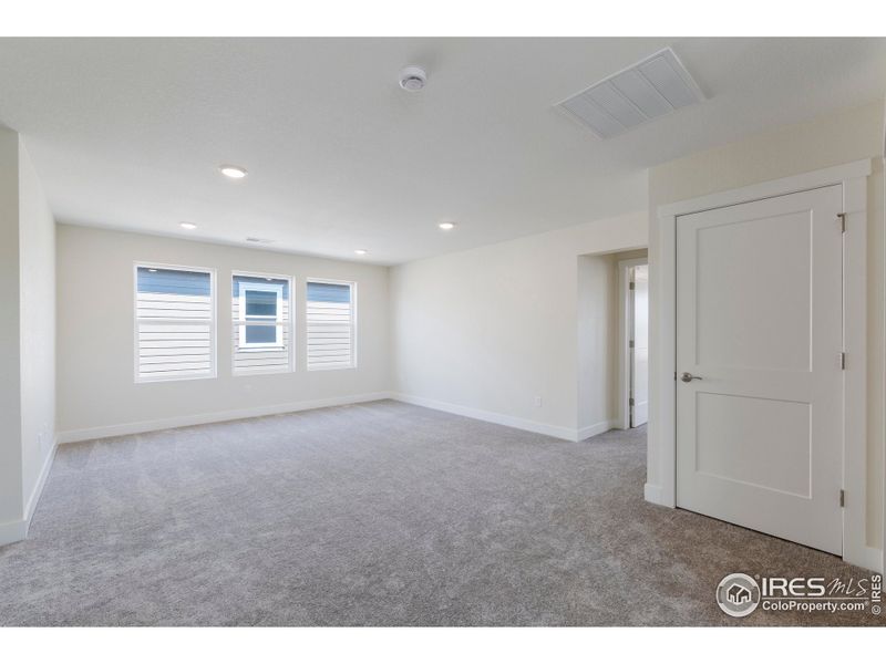 Spacious, unfurnished interior of a new home in Bloom, Fort Collins (Image 15).