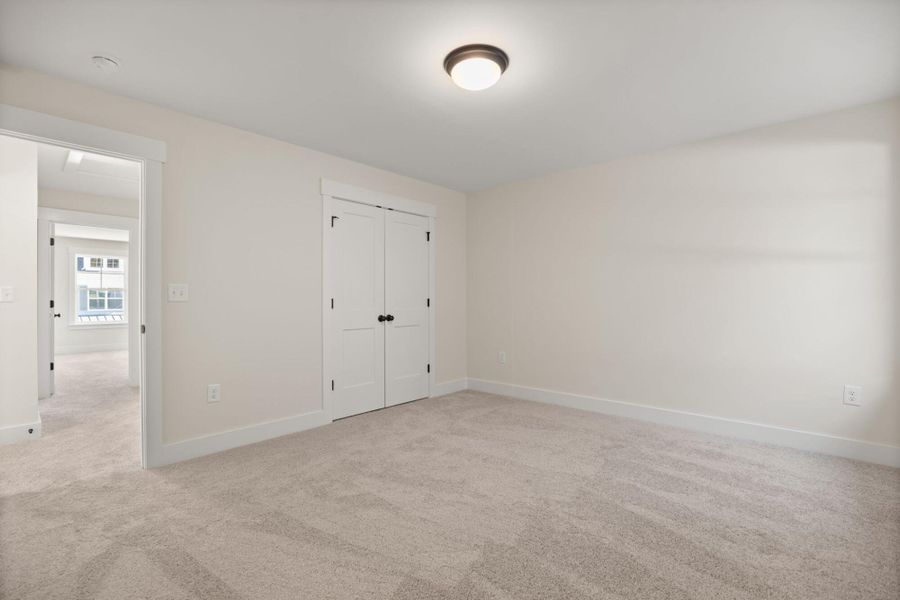 Spacious, unfurnished interior of a new home in Harbor Crossing, Greensboro (Image 36).