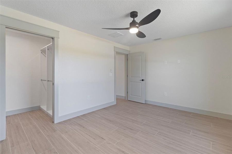 Spacious, unfurnished interior of a new home in , Port Charlotte (Image 25).
