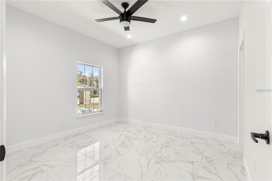 Spacious, unfurnished interior of a new home in , Summerfield (Image 12).