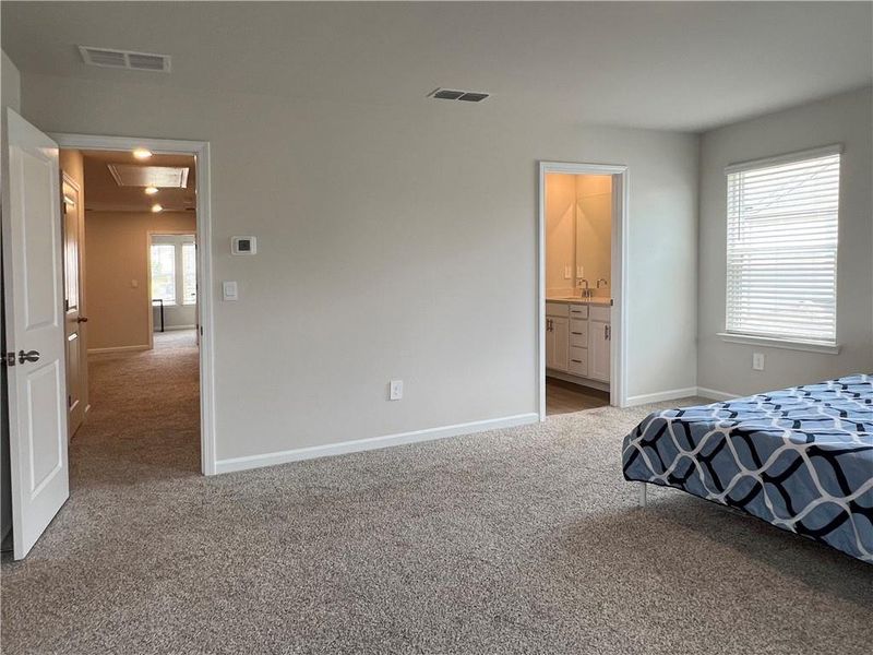 Spacious, unfurnished interior of a new home in , Lawrenceville (Image 21).