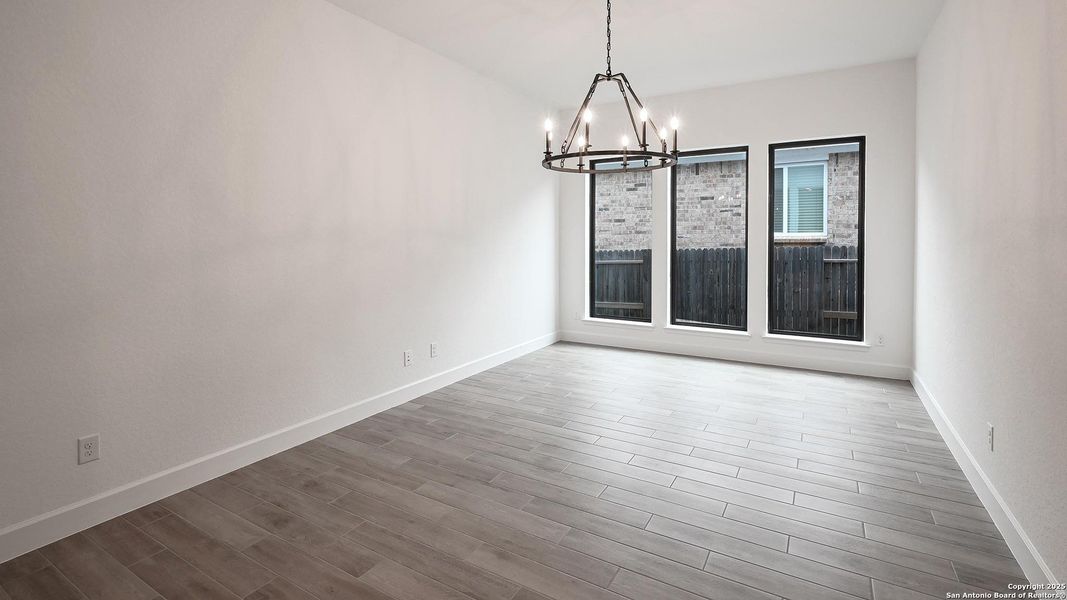 Spacious, unfurnished interior of a new home in Veramendi 60', New Braunfels (Image 18).