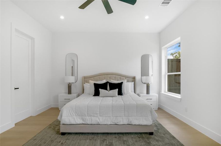 Furnished interior view inside a new home in , Dallas (Image 13).