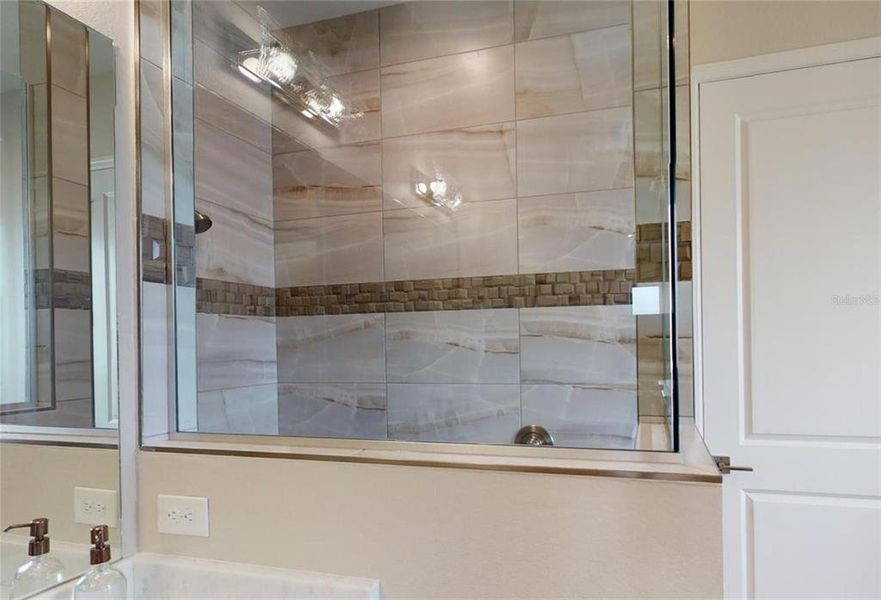 Close-up of interior finishes inside a home in , Punta Gorda (Image 19).