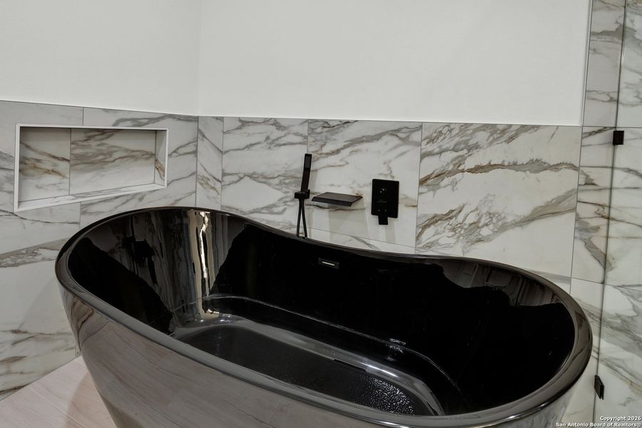 Close-up of interior finishes inside a home in , Canyon Lake (Image 20).