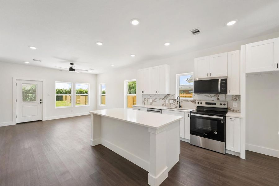 Furnished interior view inside a new home in , Santa Fe (Image 6).