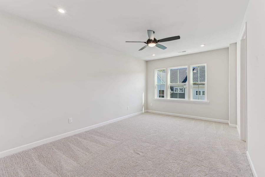 Spacious, unfurnished interior of a new home in Holding Village, Wake Forest (Image 10).