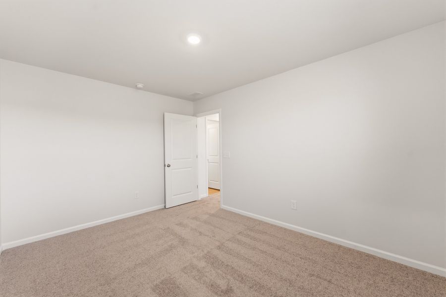 Spacious, unfurnished interior of a new home in Radley Place, Chesnee (Image 28).