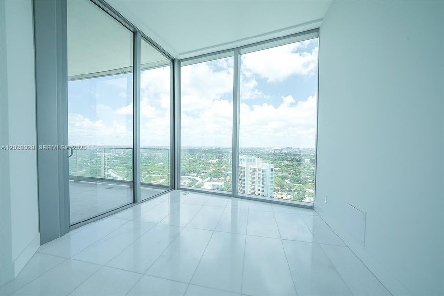 Spacious, unfurnished interior of a new home in , Miami (Image 18).