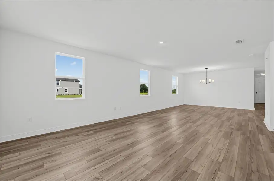 Spacious, unfurnished interior of a new home in Trailside, Mount Dora (Image 17).