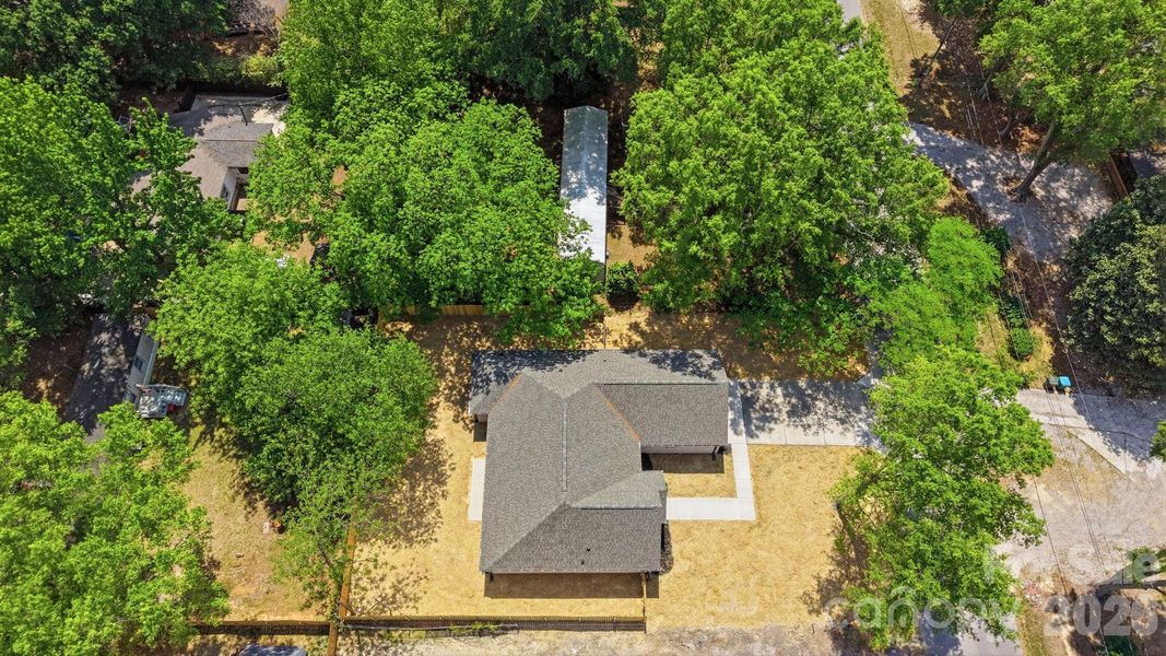 Image 35 of a home in .