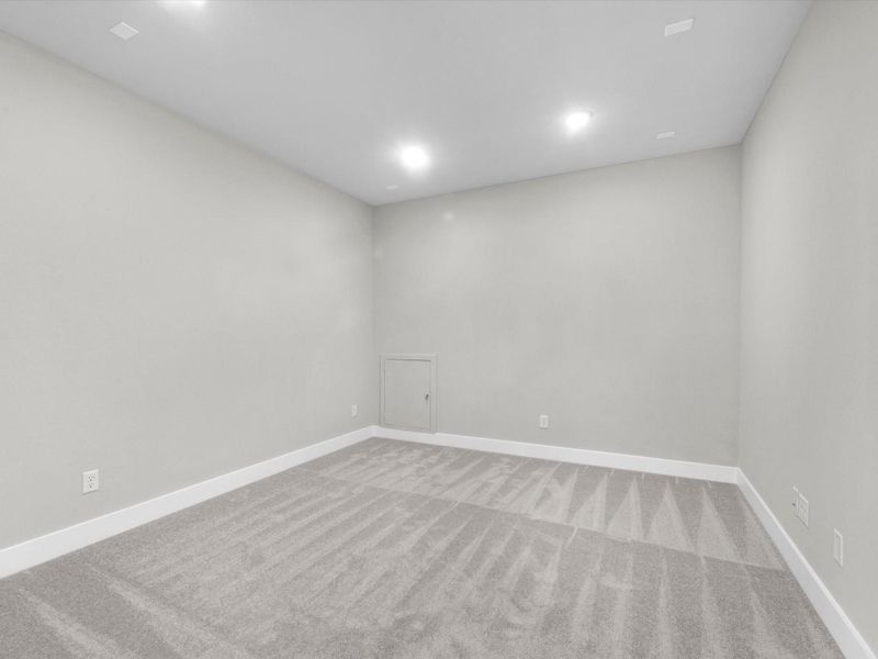 Spacious, unfurnished interior of a new home in Trillium, Richmond (Image 13).