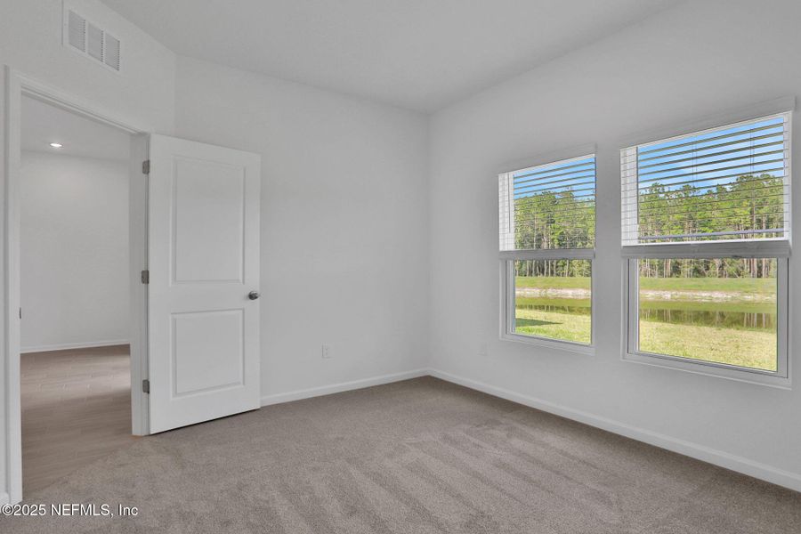 Spacious, unfurnished interior of a new home in Bellbrooke, Jacksonville (Image 38).