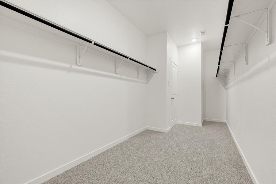 Spacious, unfurnished interior of a new home in Tamarron, Fulshear (Image 15).