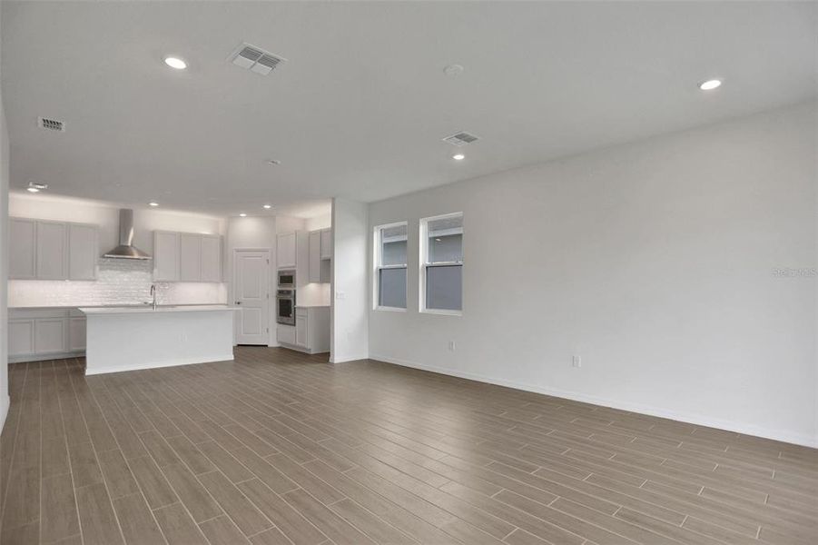 Spacious, unfurnished interior of a new home in Turnleaf, Punta Gorda (Image 40).