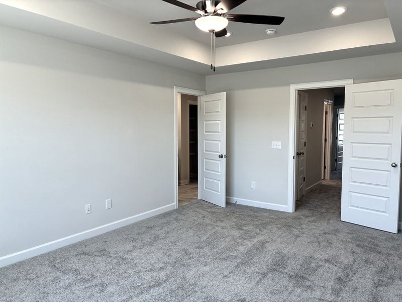 Spacious, unfurnished interior of a new home in Holly Ridge, Greenville (Image 14). Spacious, unfurnished interior of a new home in Holly Ridge, Greenville (Image 14).