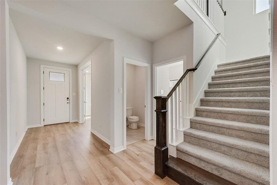 Spacious, unfurnished interior of a new home in Villages of Hurricane Creek, Anna (Image 18).