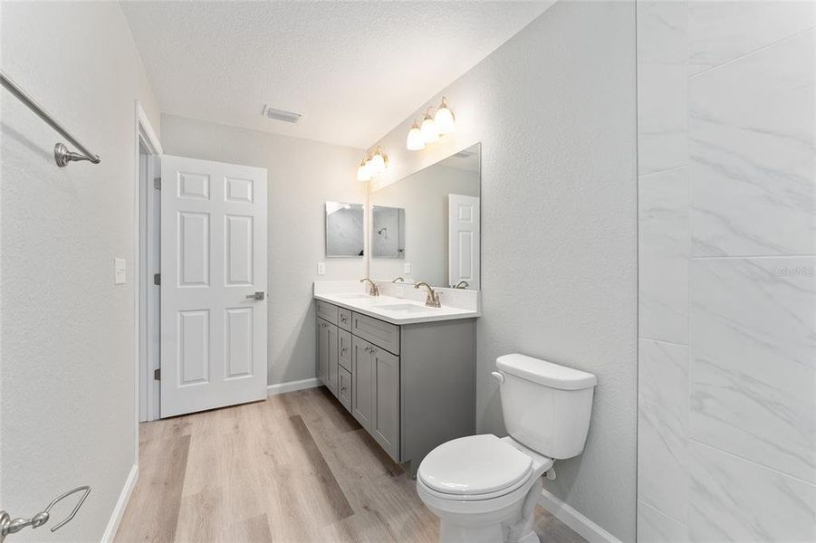 Furnished interior view inside a new home in , Belleview (Image 9).