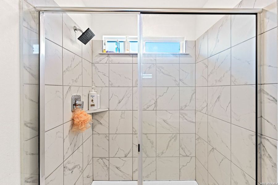 Close-up of interior finishes inside a home in Berry Springs, Georgetown (Image 21).