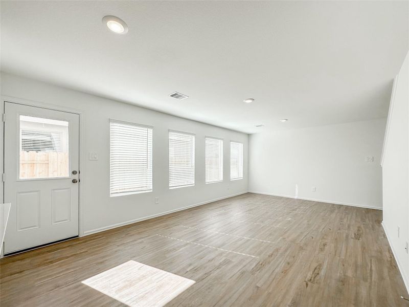 Spacious, unfurnished interior of a new home in Ladera Trails: Cottage Collection, Conroe (Image 20). Spacious, unfurnished interior of a new home in Ladera Trails: Cottage Collection, Conroe (Image 20).