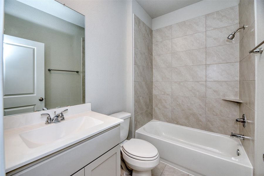 Furnished interior view inside a new home in Aldeana - Paintbrush Collection, Bonney (Image 16).