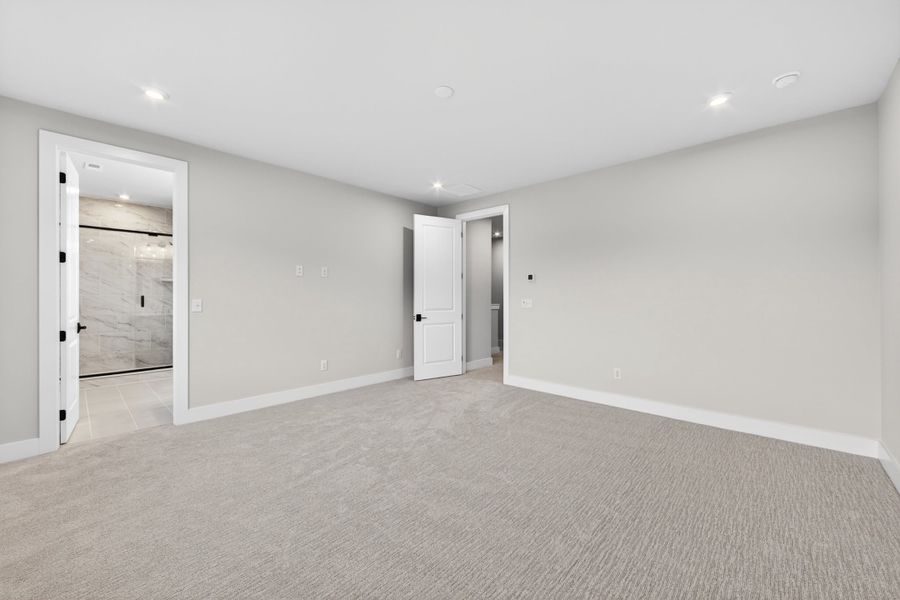 Spacious, unfurnished interior of a new home in Seven Oaks, Belmont (Image 36).