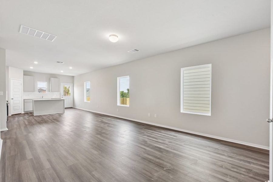 Spacious, unfurnished interior of a new home in Edgebrooke, Pflugerville (Image 13).