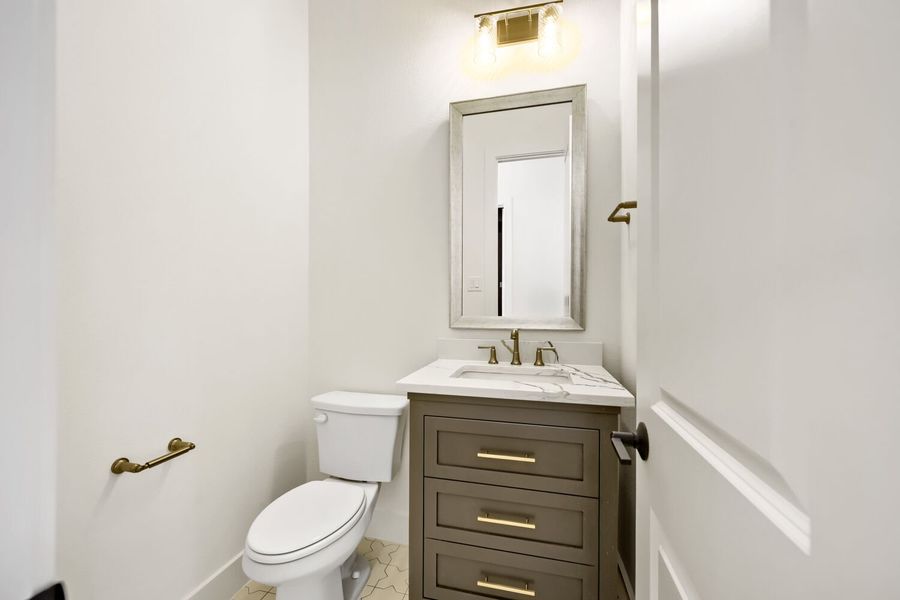 Plan 1645 Representative Photo - Powder Bath