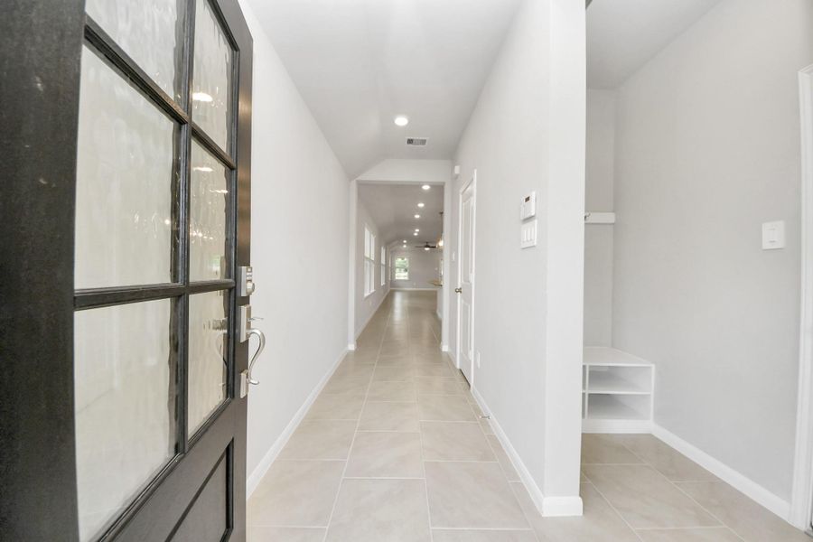 Spacious, unfurnished interior of a new home in Montgomery Ridge: Landmark Collection, Montgomery (Image 32).