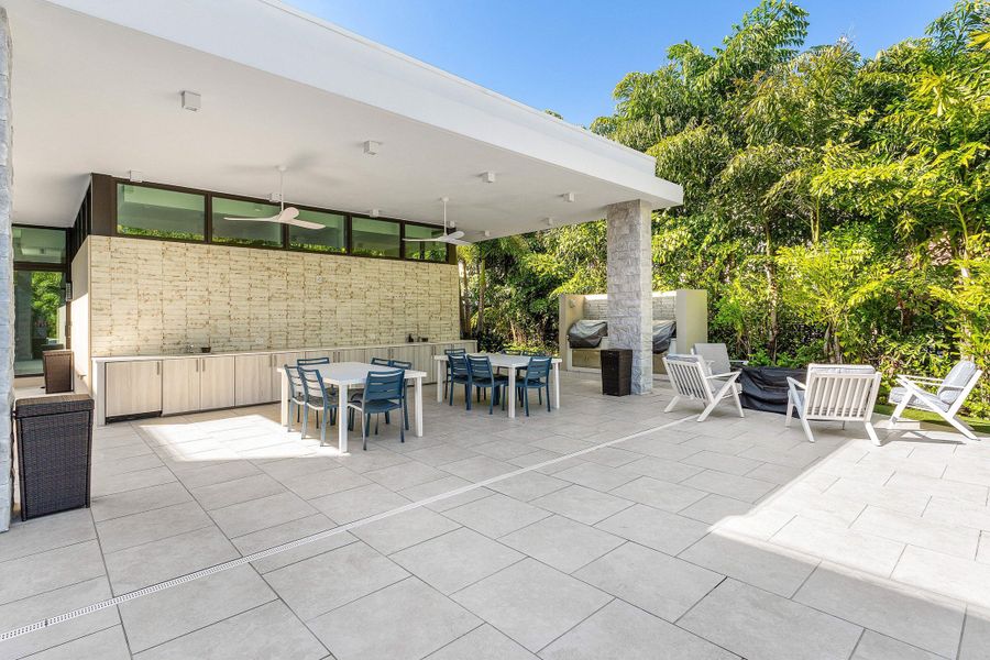 Outdoor Kitchen and Fire Pit