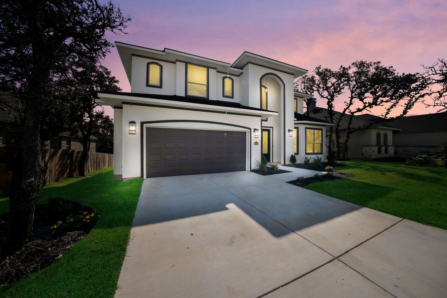 Representative exterior details of a home built from the The Travis by Whitestone Custom Homes in Johnson Ranch, Bulverde (Image 28).