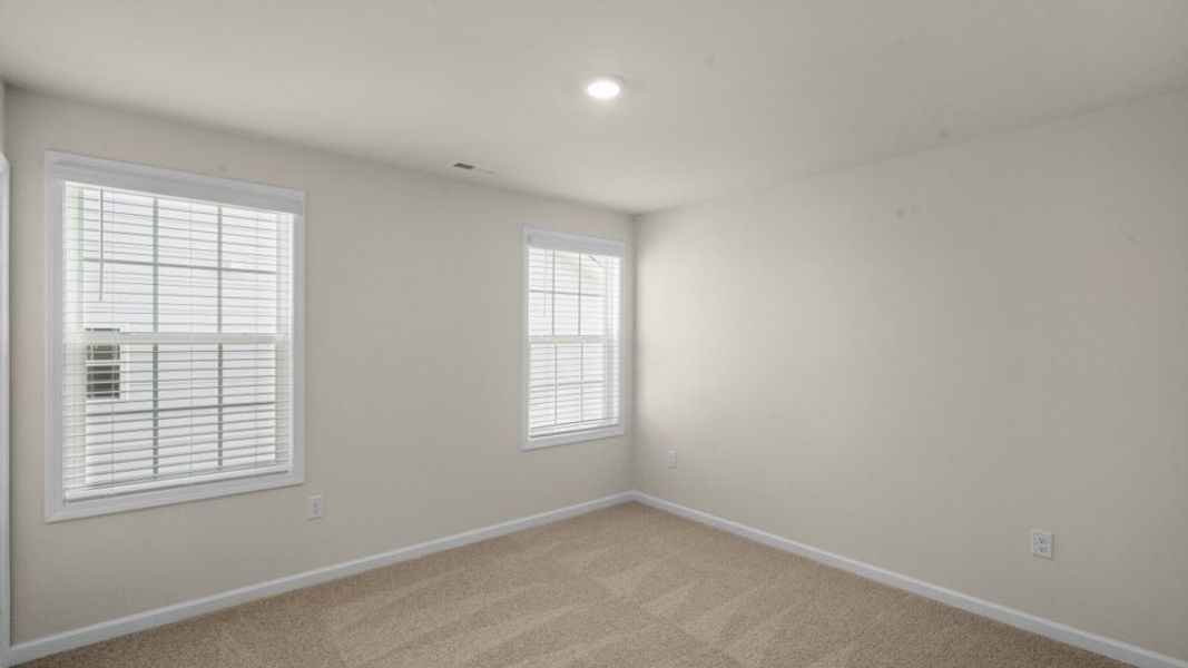 Spacious, unfurnished interior of a new home in Collins Ridge, Hillsborough (Image 32).