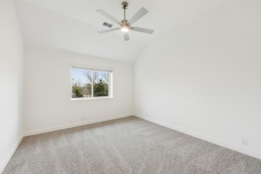 Spacious, unfurnished interior of a new home in Ridgepoint, Midlothian (Image 32).