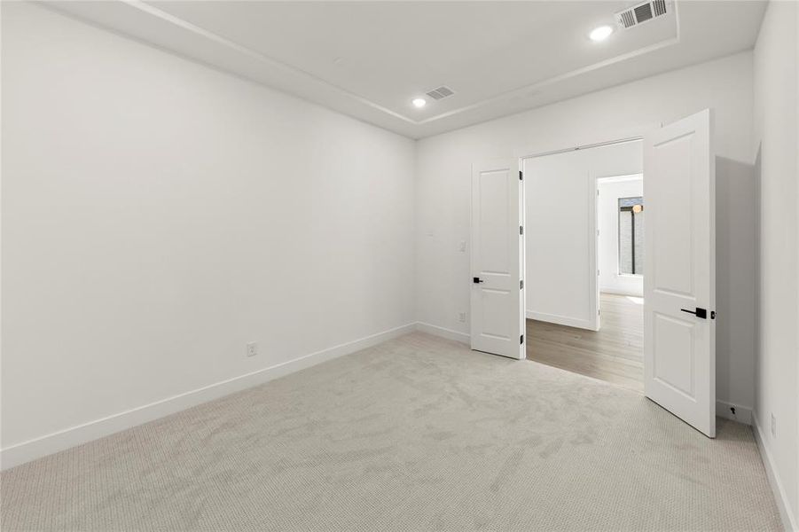 Spacious, unfurnished interior of a new home in Windsong Ranch – 61′, Prosper (Image 52). Spacious, unfurnished interior of a new home in Windsong Ranch – 61′, Prosper (Image 52).