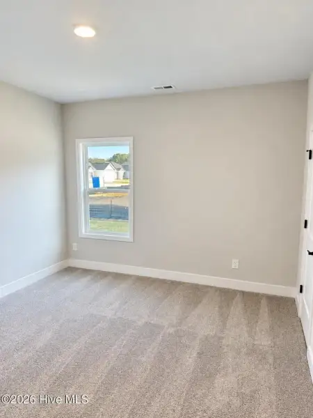 Spacious, unfurnished interior of a new home in Summer Place, Grimesland (Image 16).