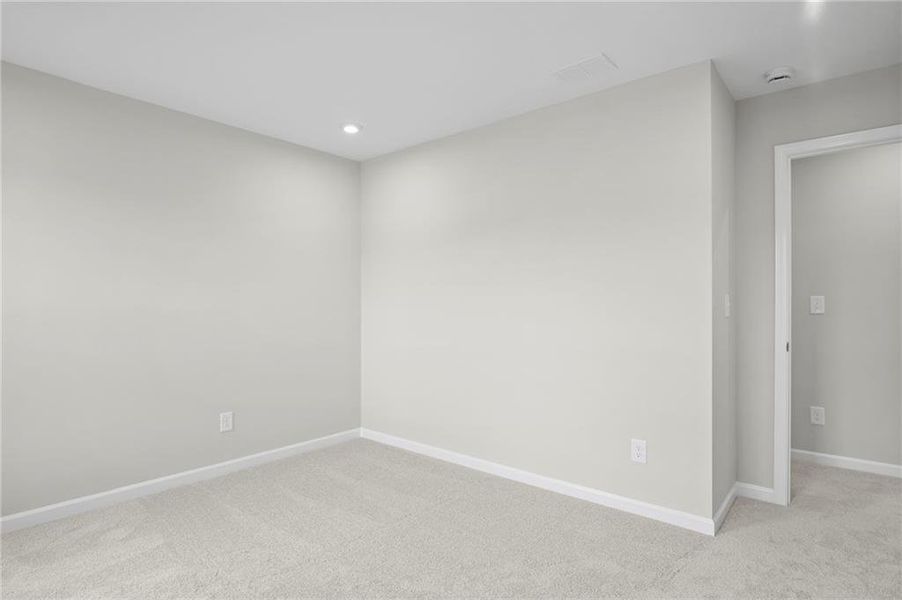 Spacious, unfurnished interior of a new home in Sage Woods, Dallas (Image 23).